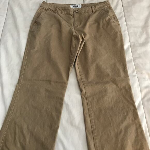 Ladies Old Navy Khakis - Picture 1 of 7